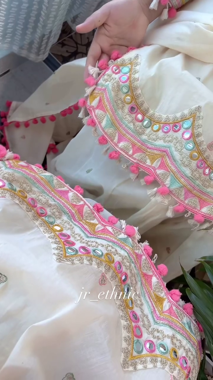 Embroidered Ethnic Suit Set - image 2