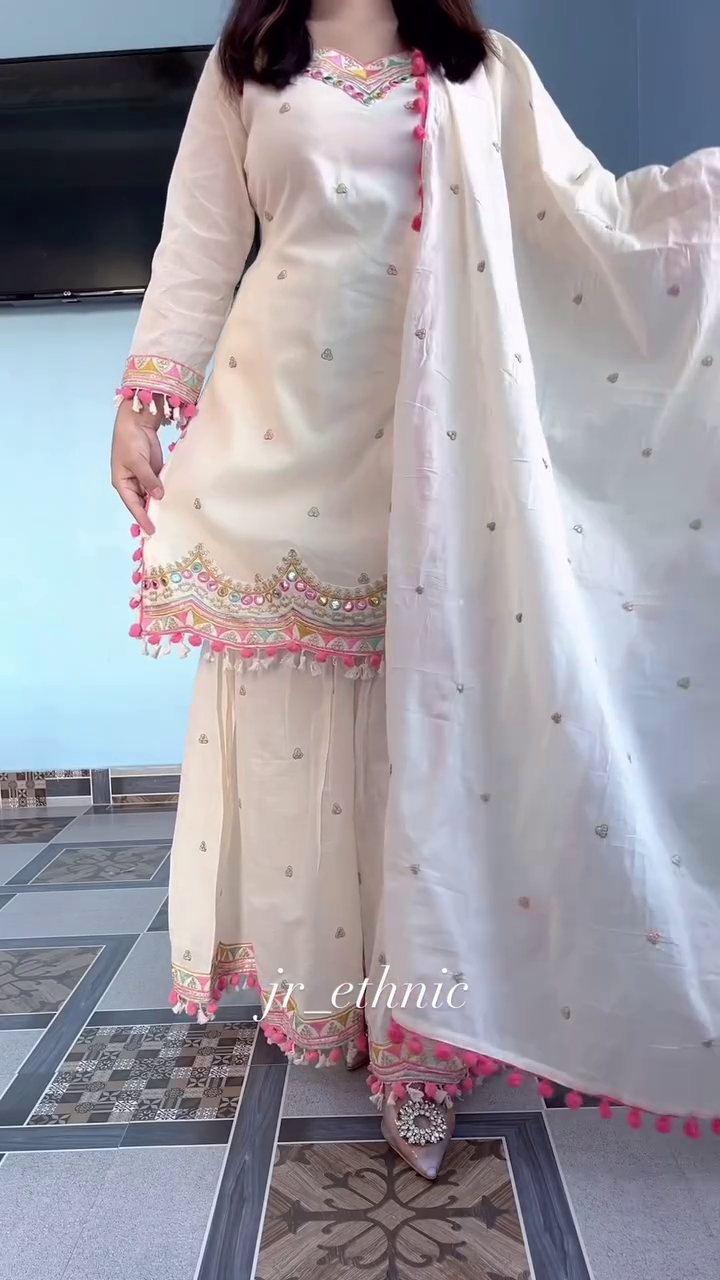 Embroidered Ethnic Suit Set - image 4